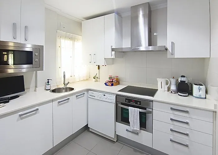 Family In The Center Daire Santander